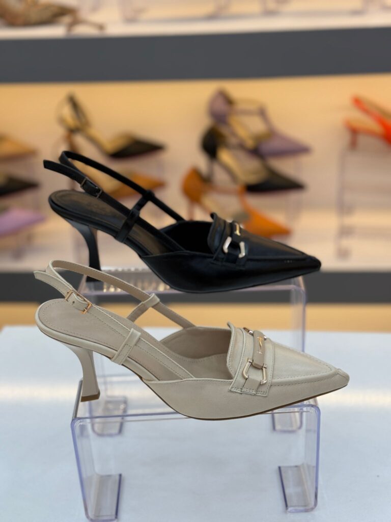 Ofis Stili Sivri Burun Arkası Açık Topuklu