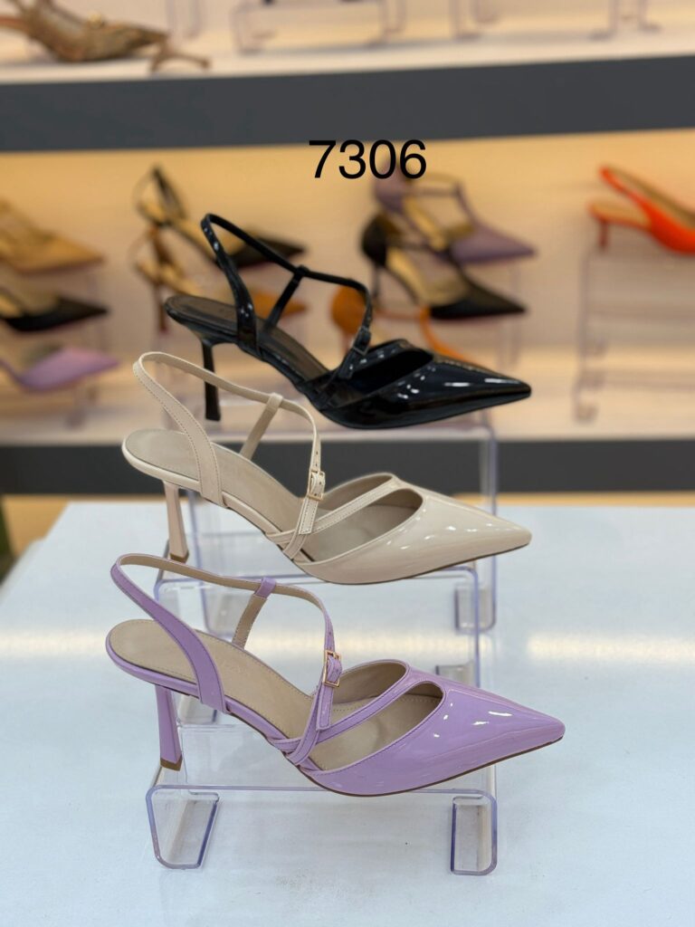 Klasik Metal Aksesuarlı Slingback